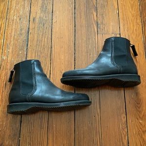 Dr. Martens Zillow Chealsea Boot